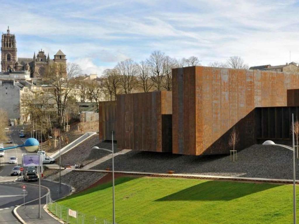 Paraire Rodez Extérieur photo